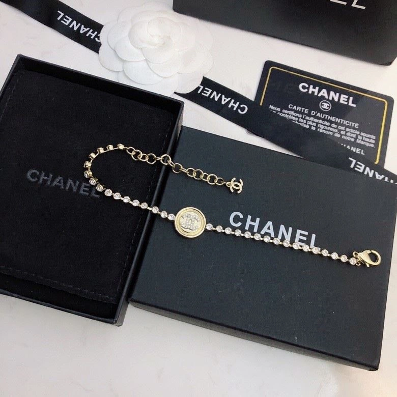 Versatile Chanel Necklaces 222244
