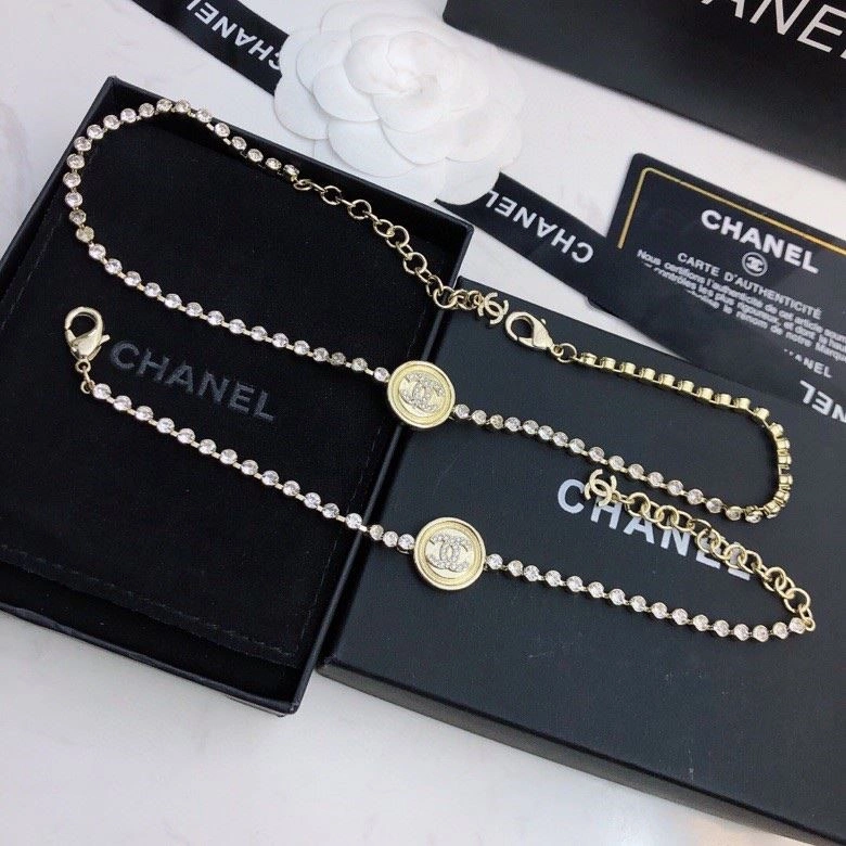 Versatile Chanel Necklaces 222244