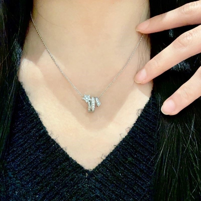 Snug Chanel Necklaces 222239