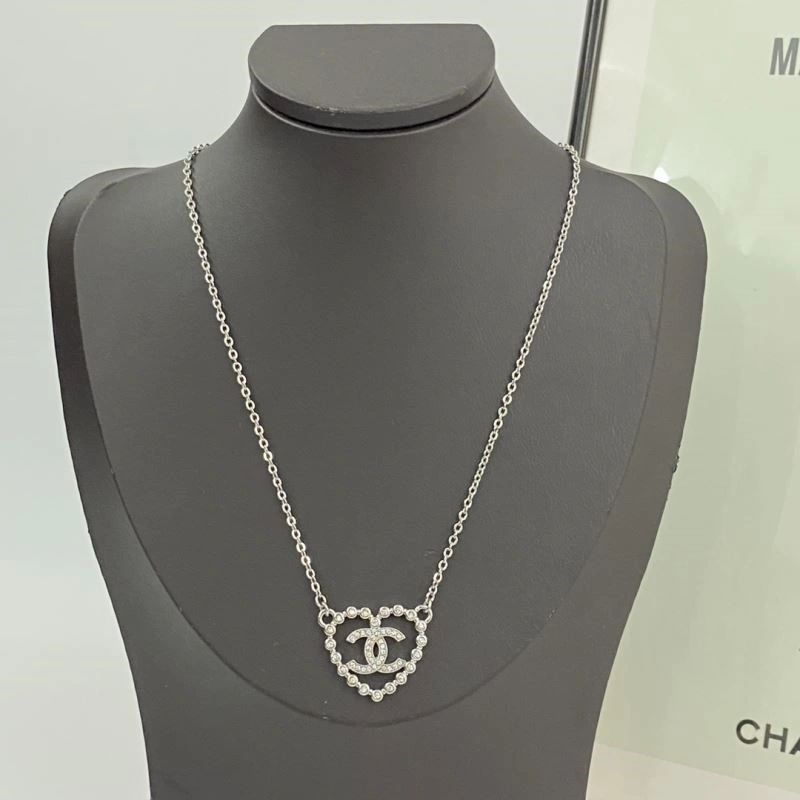 Comfortable Chanel Necklaces 222212