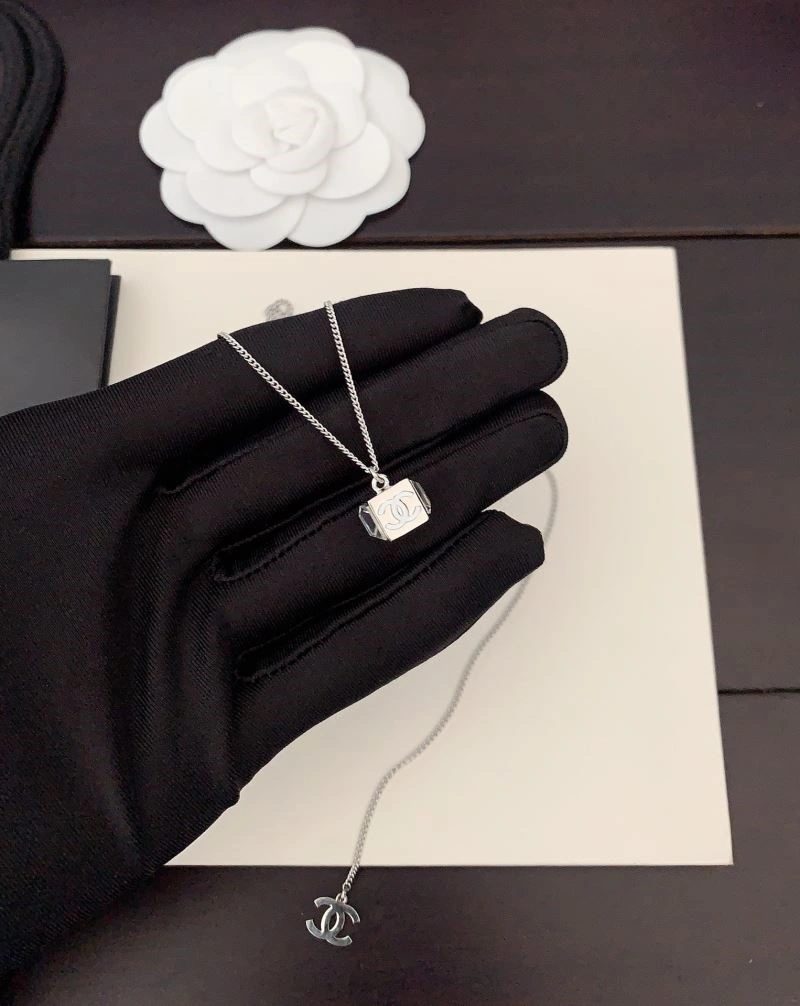 Timeless Chanel Necklaces 222220