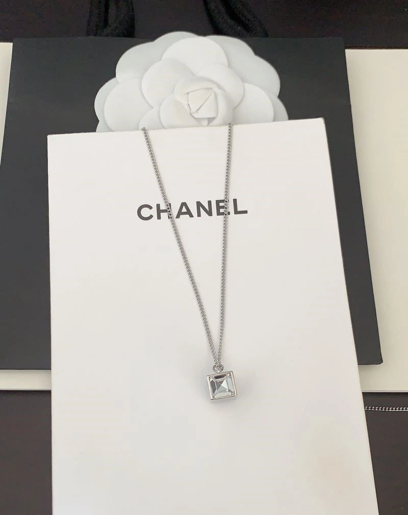 Timeless Chanel Necklaces 222220