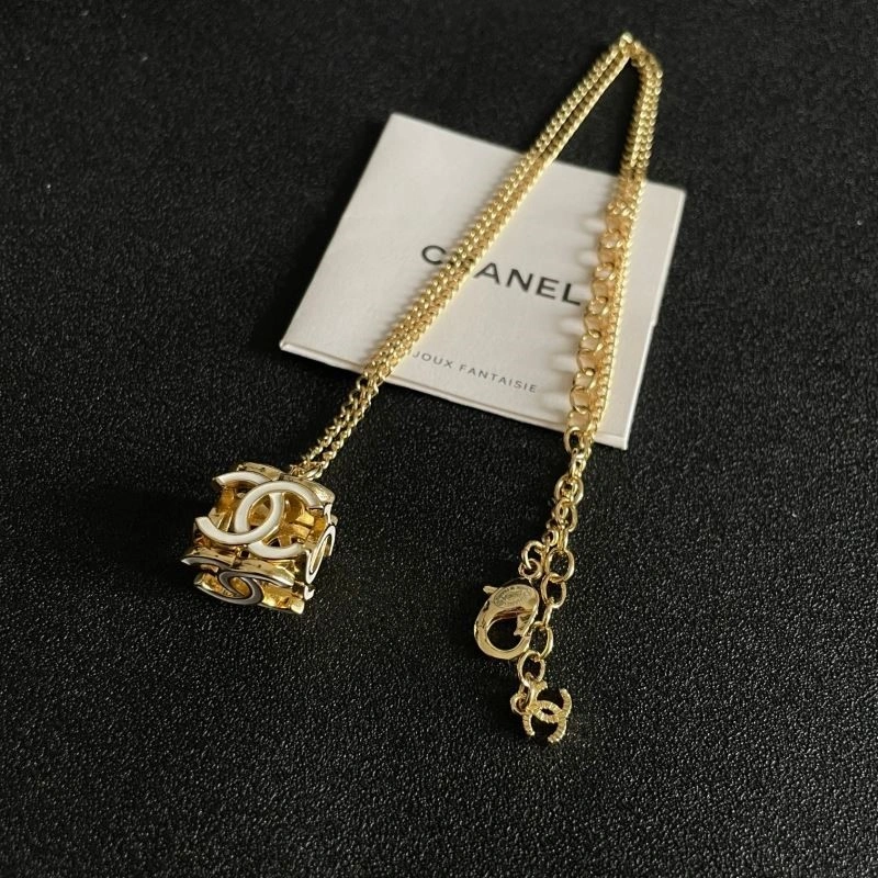 Sophisticated Chanel Necklaces 222203