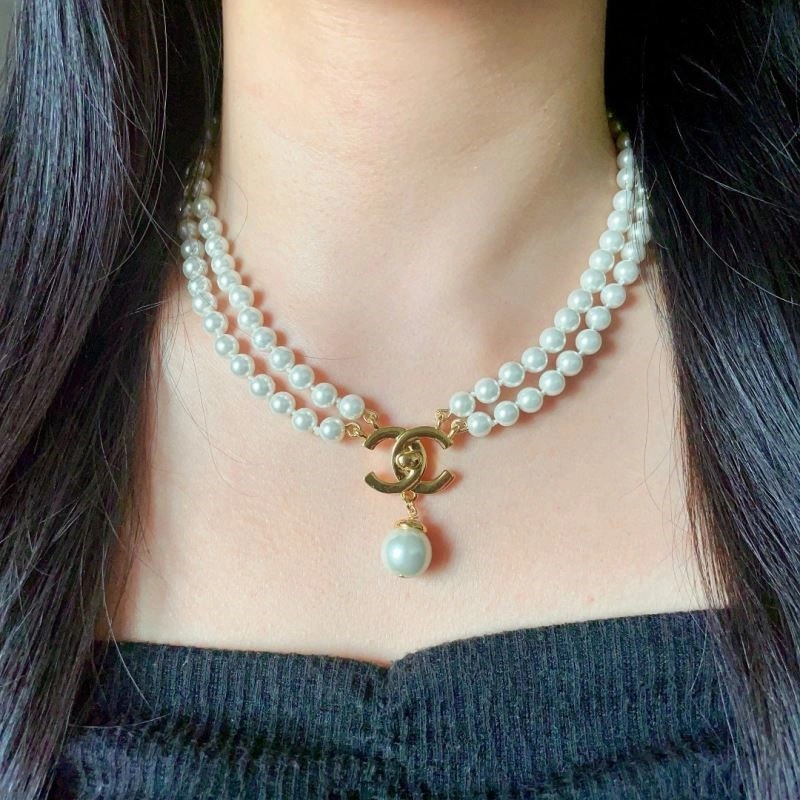 Compact Chanel Necklaces 222199