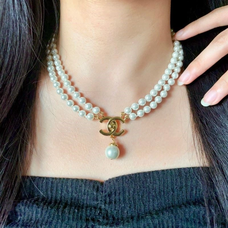 Compact Chanel Necklaces 222199