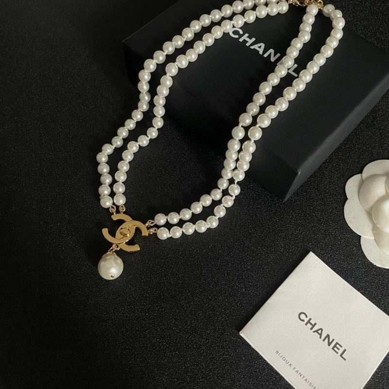 Compact Chanel Necklaces 222199