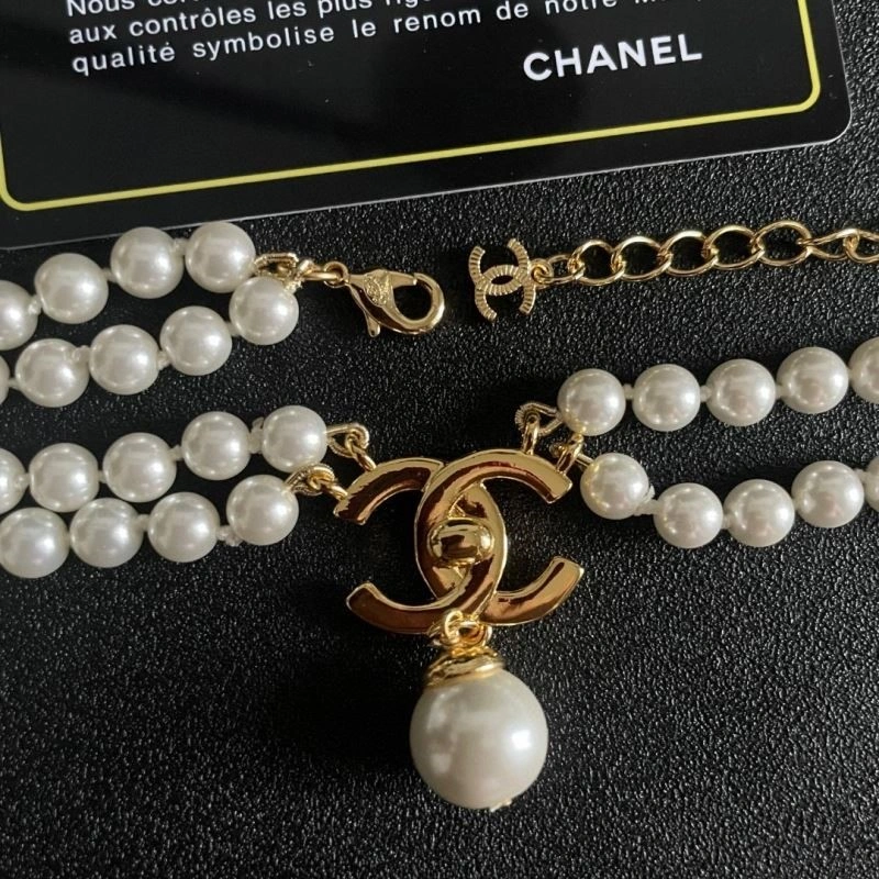 Compact Chanel Necklaces 222199
