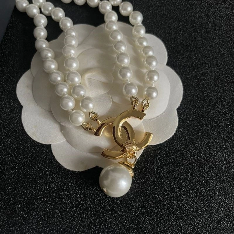 Compact Chanel Necklaces 222199