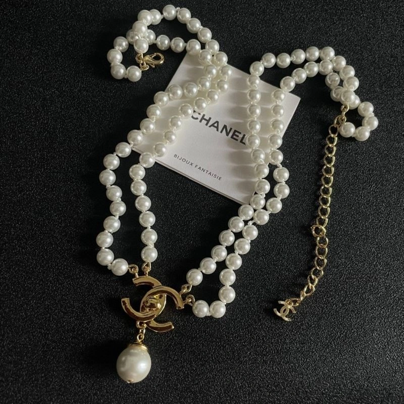 Compact Chanel Necklaces 222199
