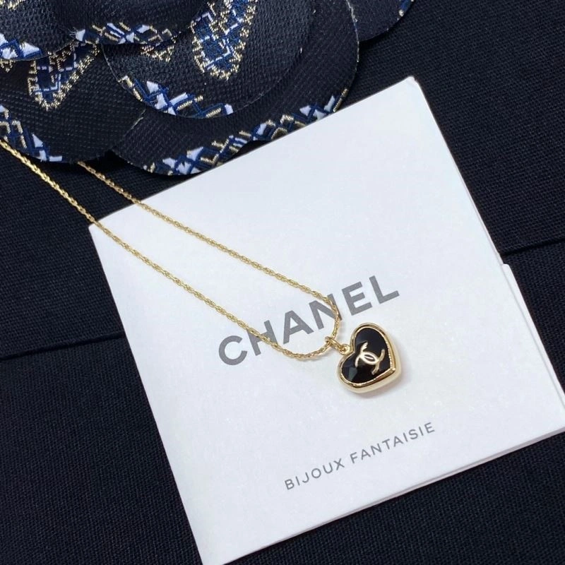 Effortless Chanel Necklaces 222144