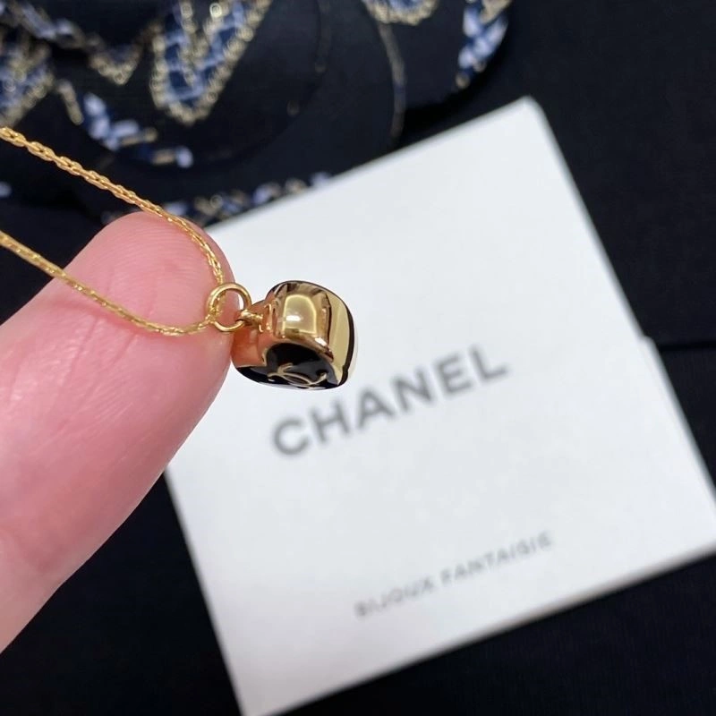 Effortless Chanel Necklaces 222144