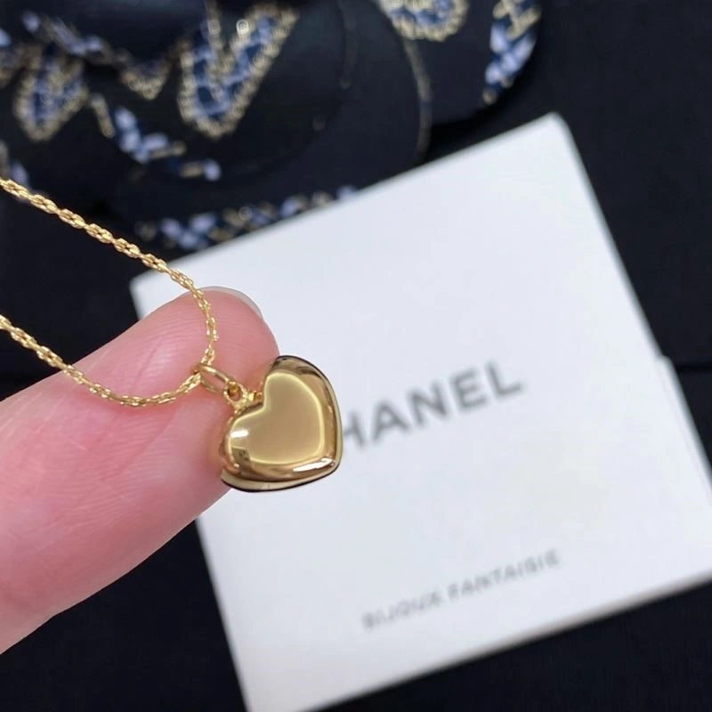 Effortless Chanel Necklaces 222144