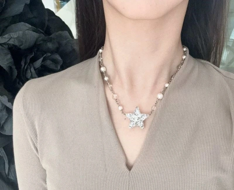 Contemporary Chanel Necklaces 222133