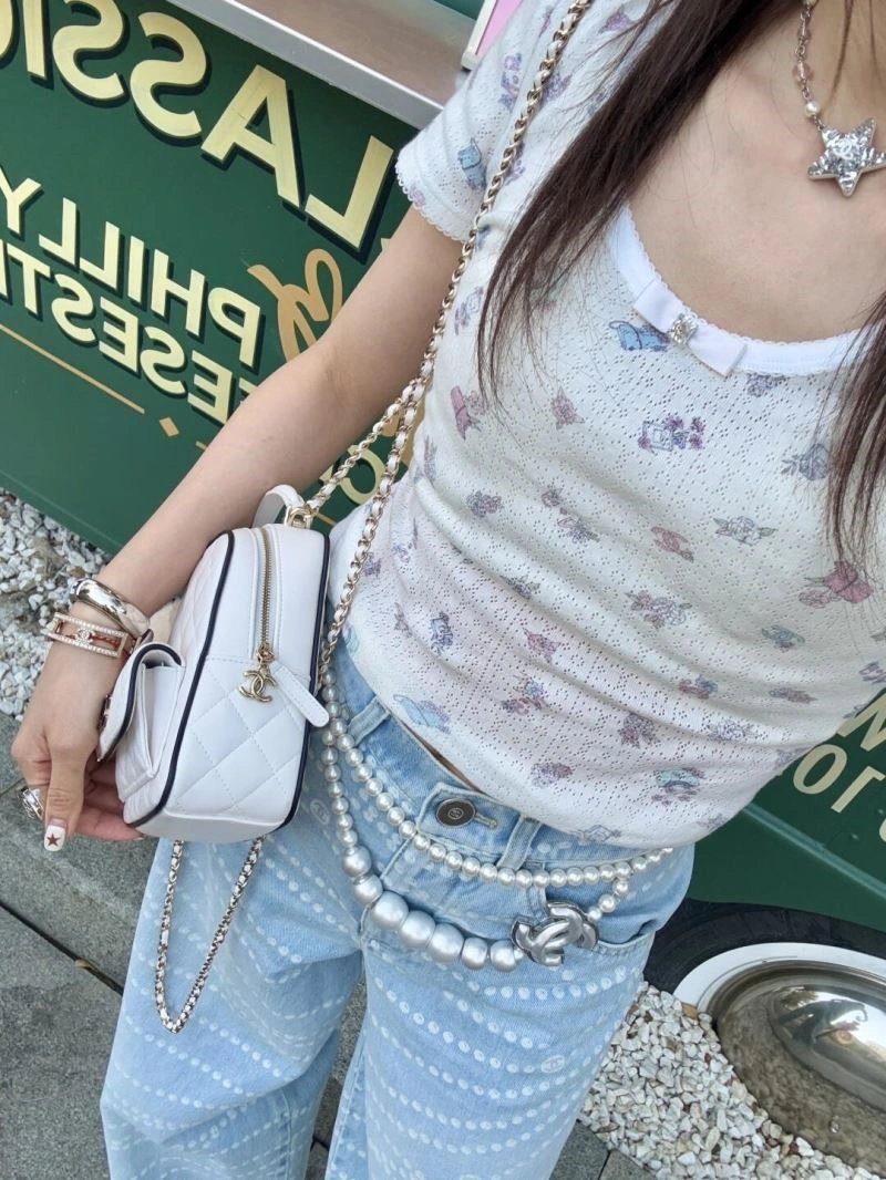 Contemporary Chanel Necklaces 222133