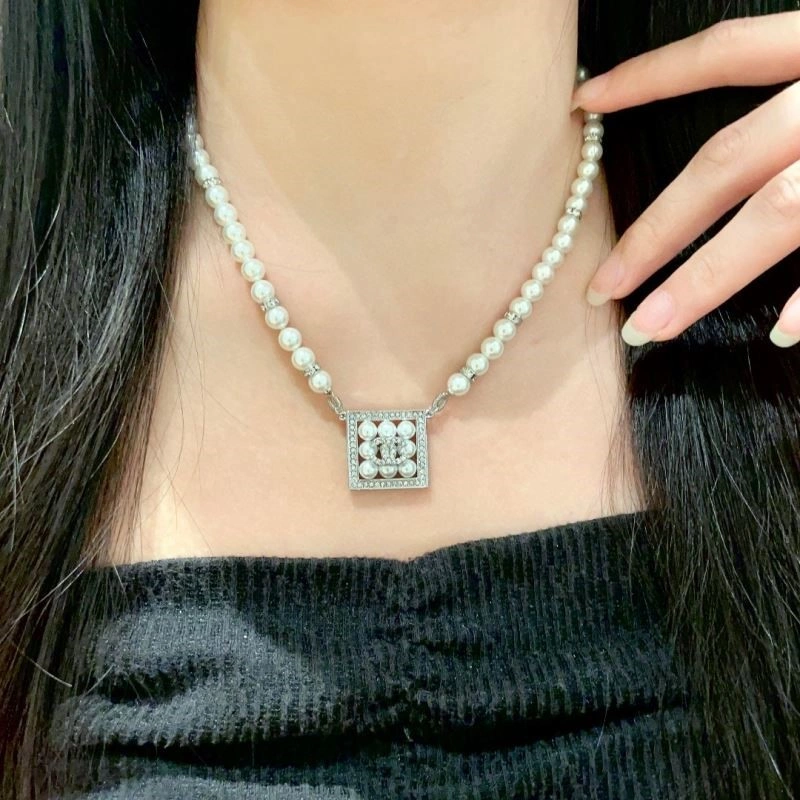 Chanel Necklaces ModernLook 222118