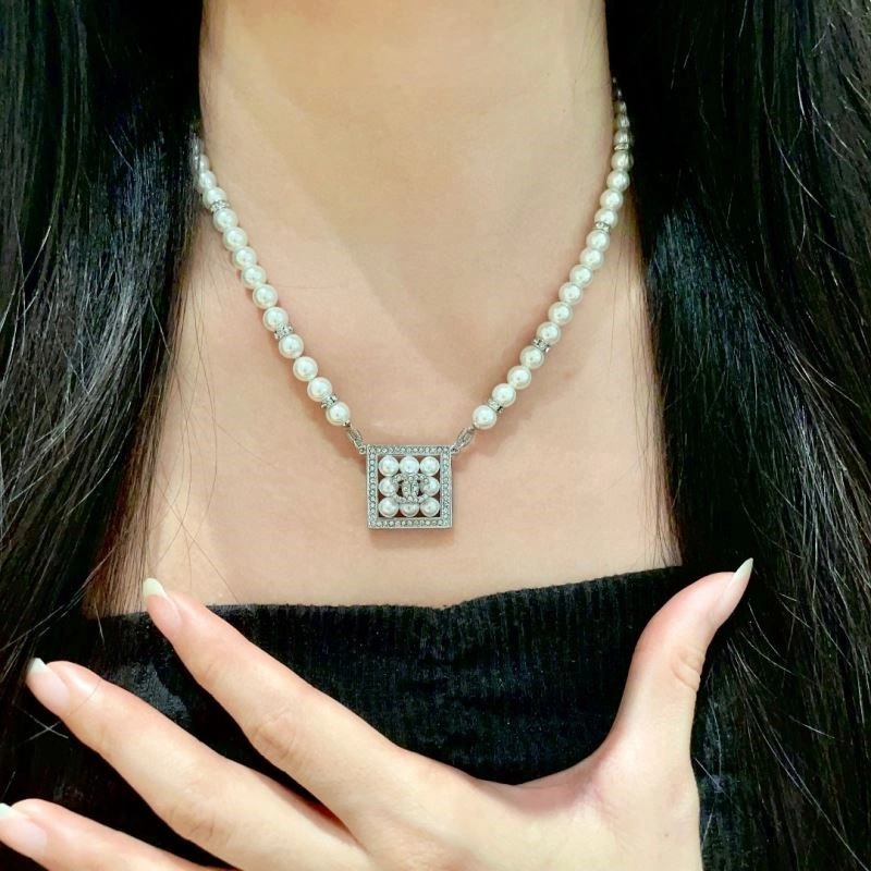 Chanel Necklaces ModernLook 222118