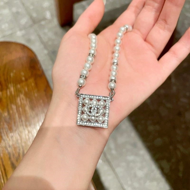 Chanel Necklaces ModernLook 222118
