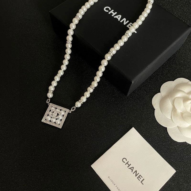 Chanel Necklaces ModernLook 222118