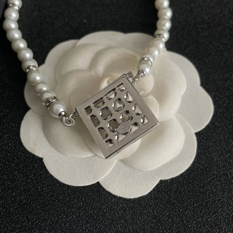 Chanel Necklaces ModernLook 222118