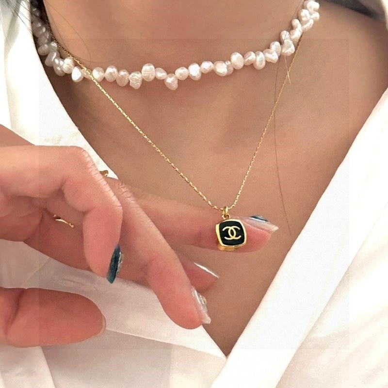 Breathable Chanel Necklaces 222087
