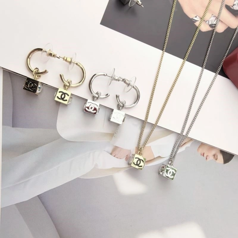 TravelReady Chanel Necklaces 222076
