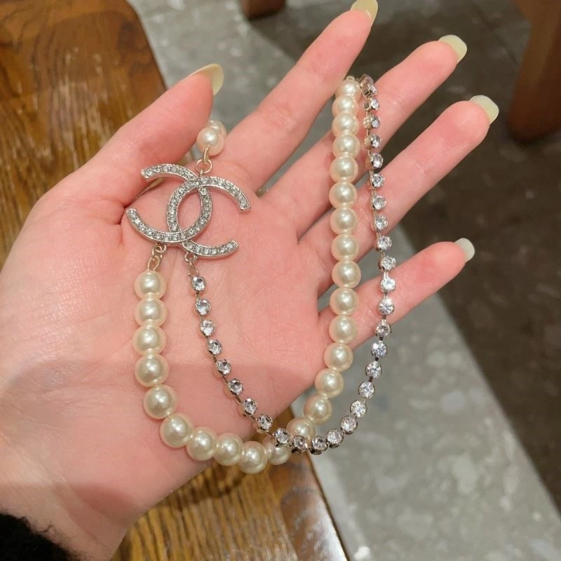 Trendsetting Chanel Necklaces 222126