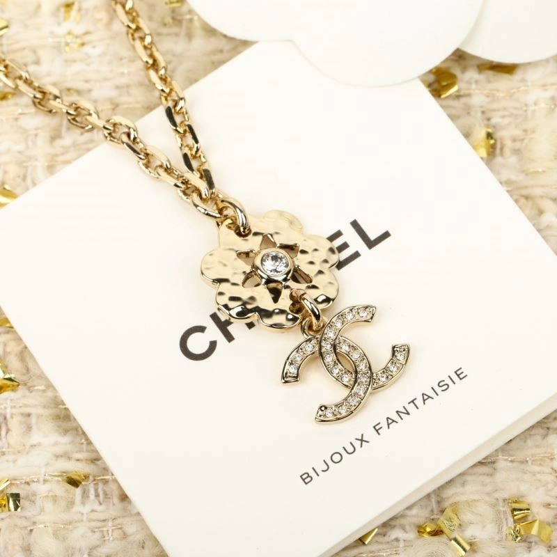 WaterResistant Chanel Necklaces 222060