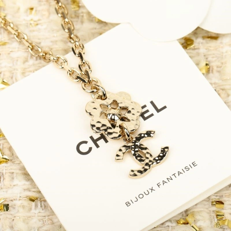 WaterResistant Chanel Necklaces 222060