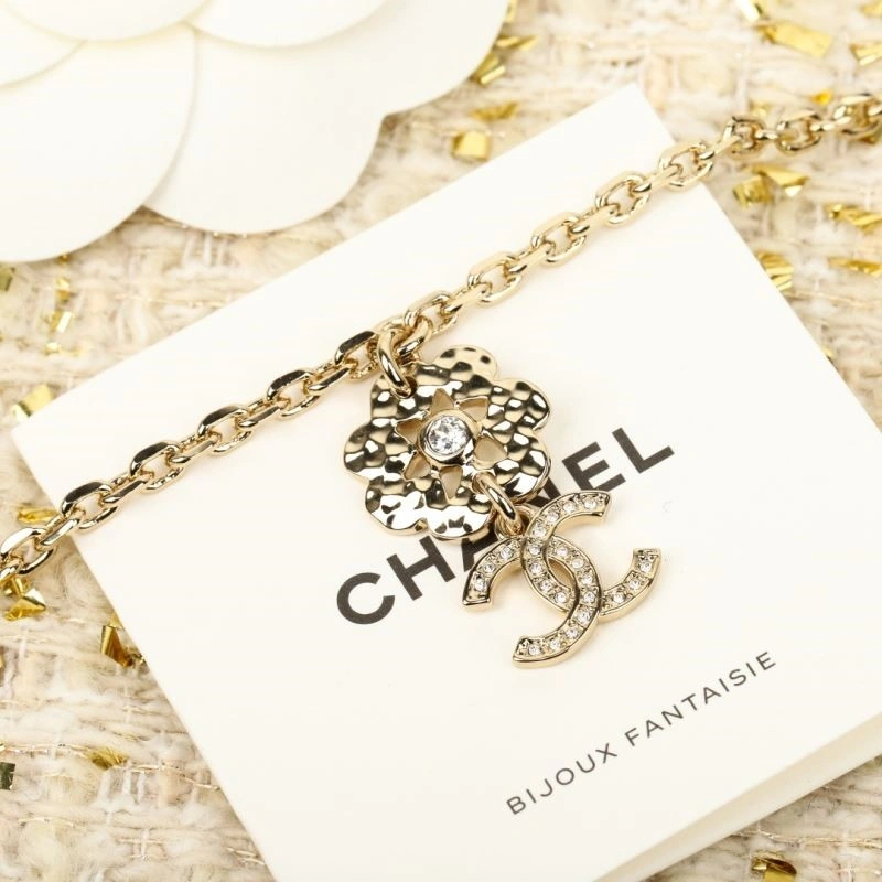 WaterResistant Chanel Necklaces 222060