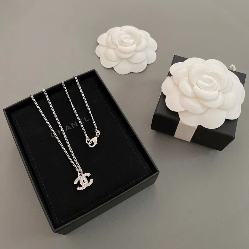 Timeless Chanel Necklaces 222179