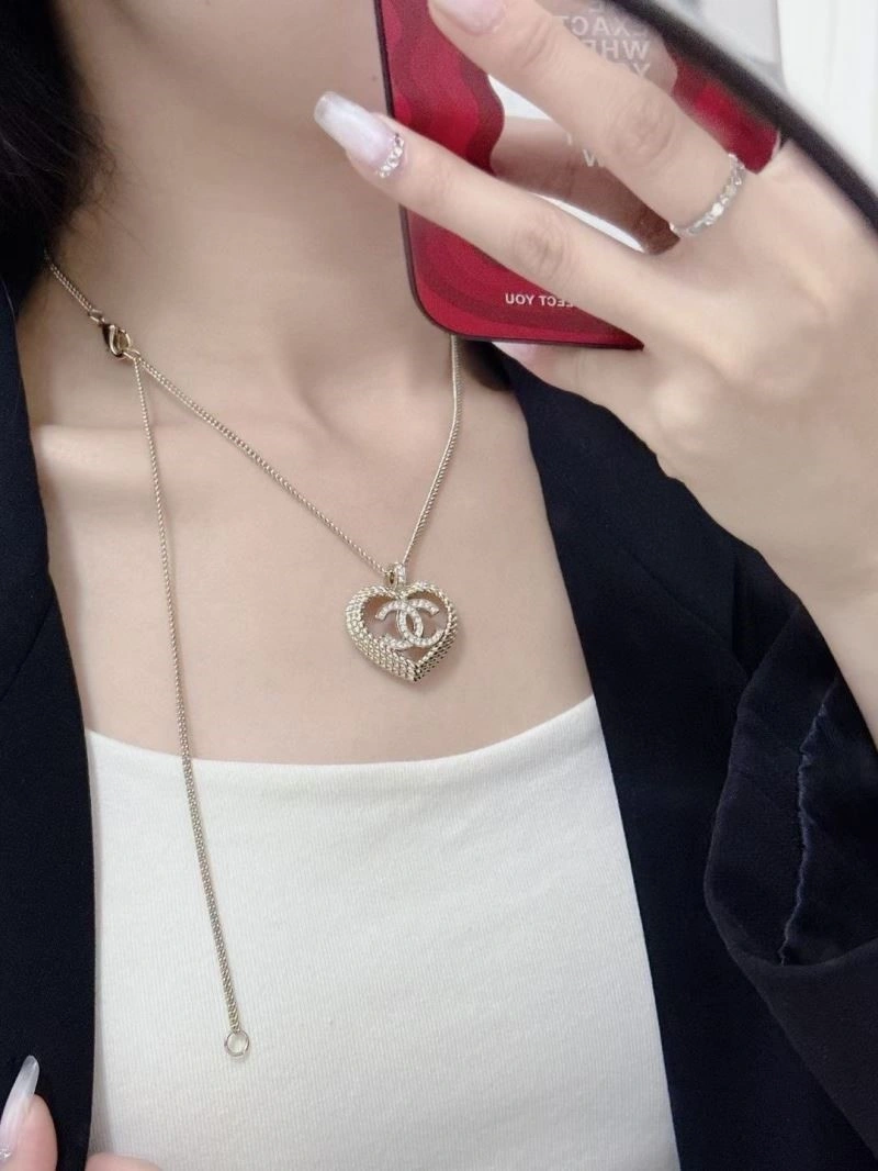 Chanel Necklaces Cozy 222051