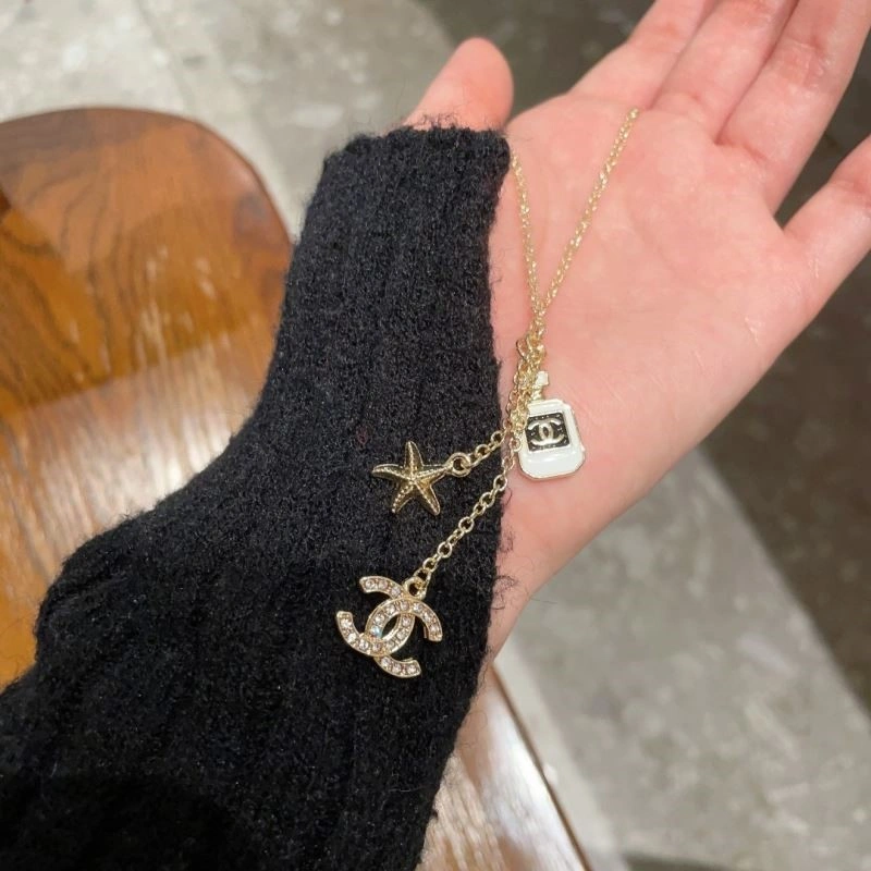 Breathable Chanel Necklaces 220878