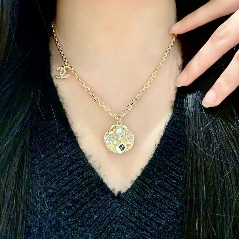 Chanel Necklaces Sporty 220966