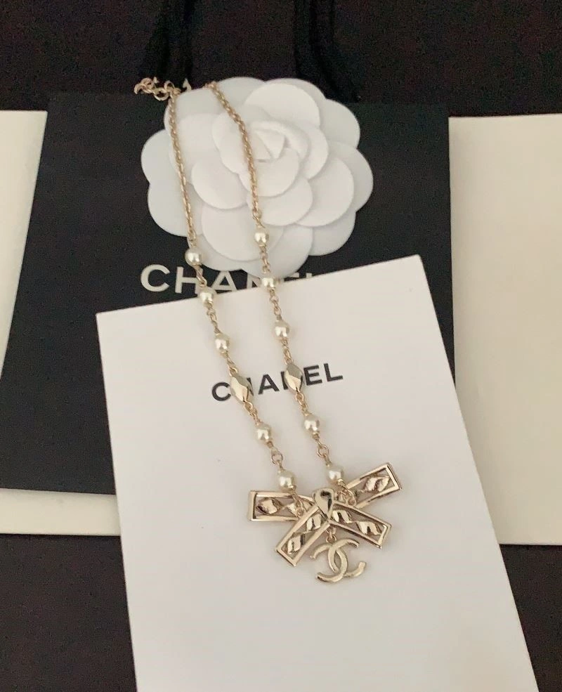 Sustainable Chanel Necklaces 220876