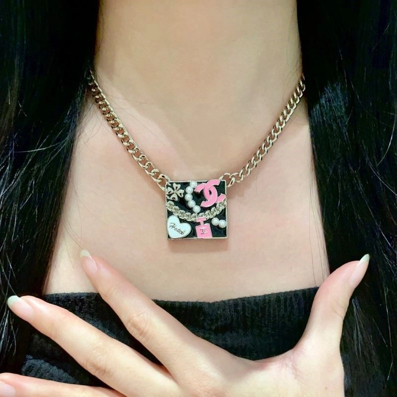 Chanel Necklaces Sporty 220859