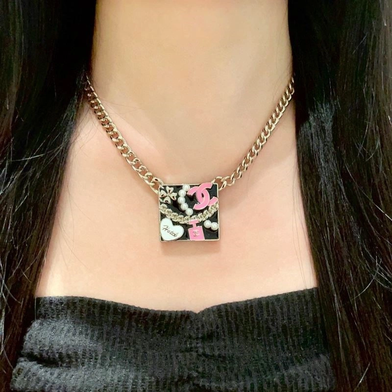 Chanel Necklaces Sporty 220859