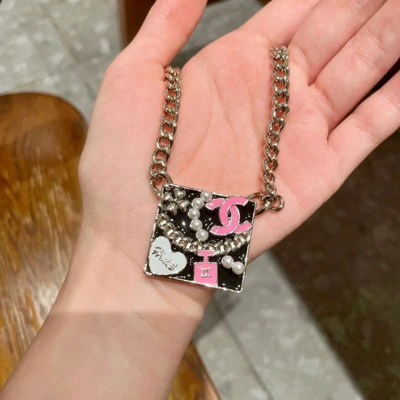 Chanel Necklaces Sporty 220859