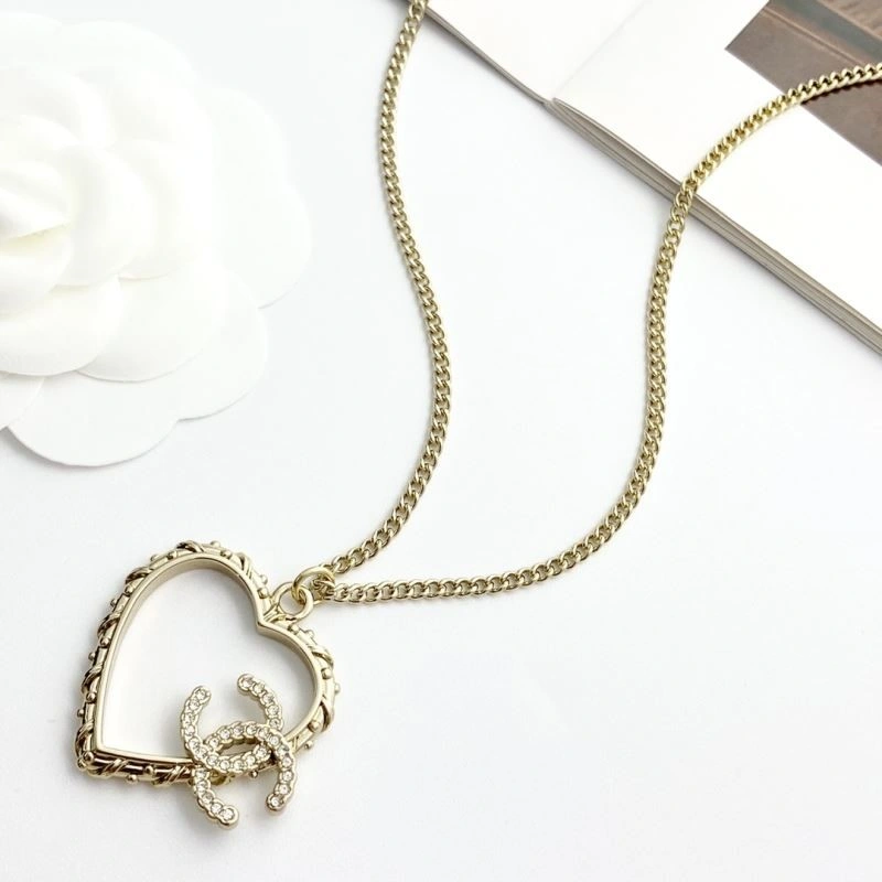 Chanel Necklaces Stylish 220829