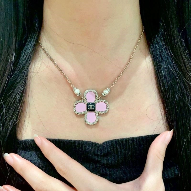 Chanel Necklaces Durable 220821