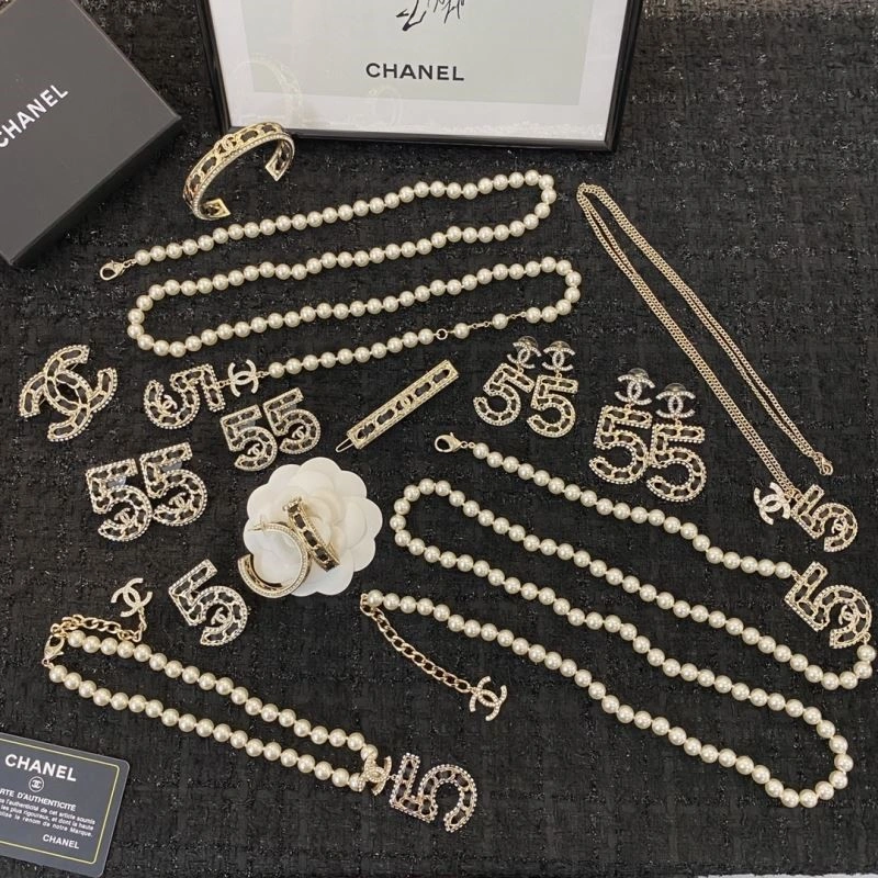 Chanel Necklaces Practical 220816
