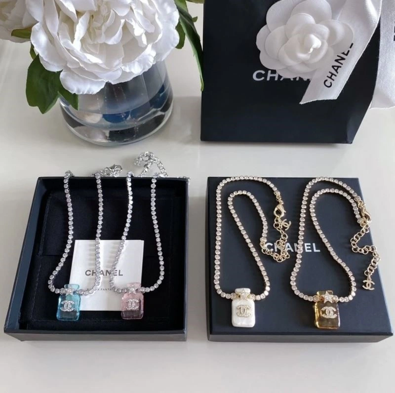 Original Chanel Necklaces 220796