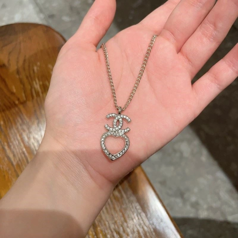 HighPerformance Chanel Necklaces 220756