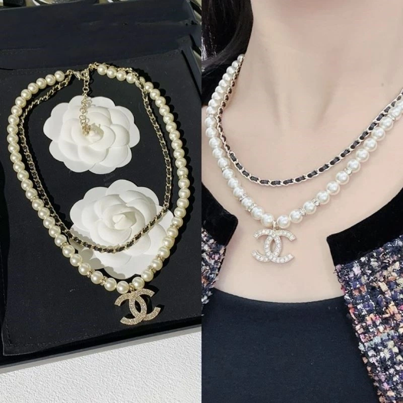Chanel Necklaces Neat 220751