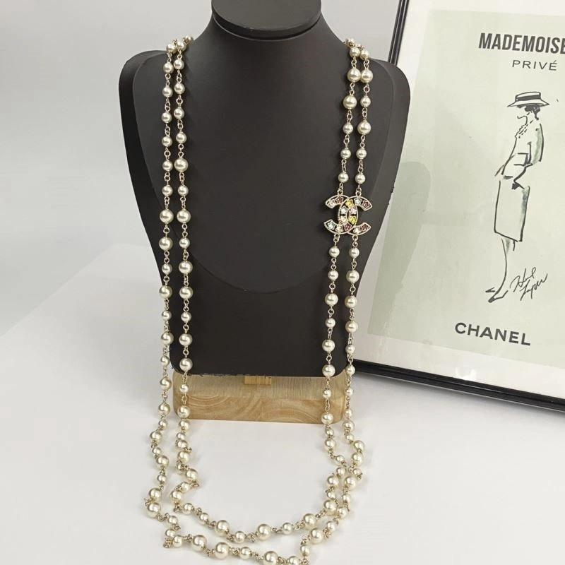 Tailored Chanel Necklaces 220736