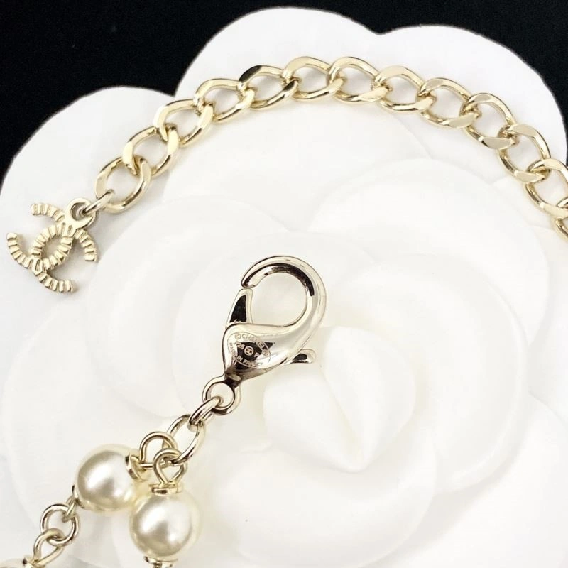 Tailored Chanel Necklaces 220736