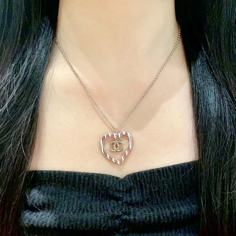 Compact Chanel Necklaces 220731