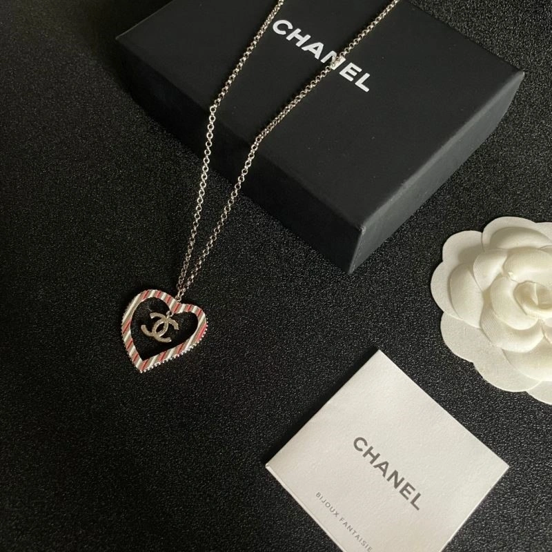 Compact Chanel Necklaces 220731
