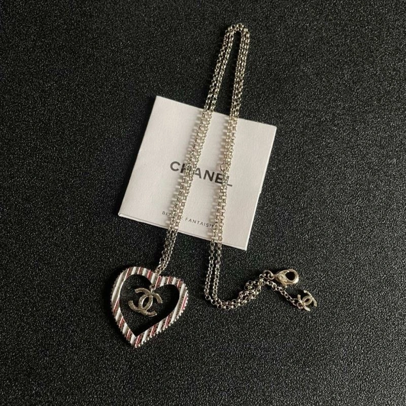 Compact Chanel Necklaces 220731