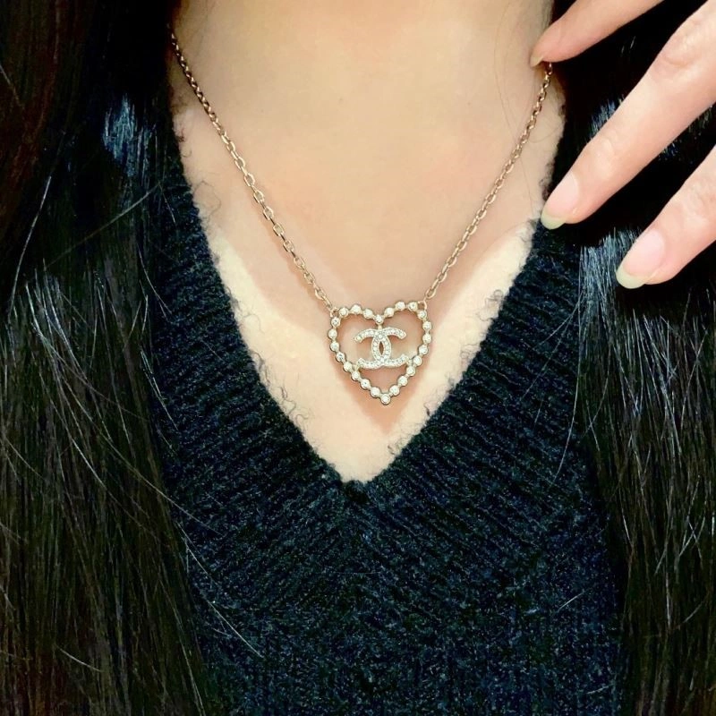 Comfortable Chanel Necklaces 220730