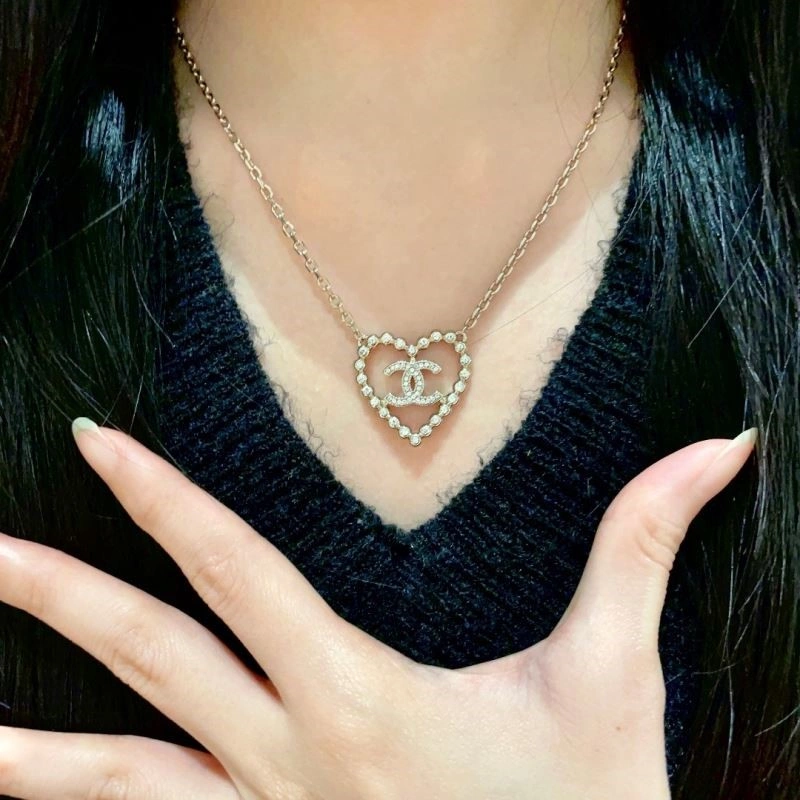 Comfortable Chanel Necklaces 220730